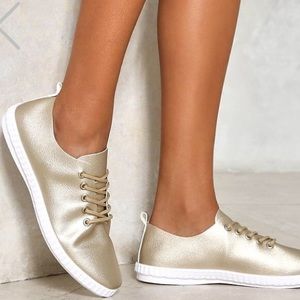 Vegan leather sneaker